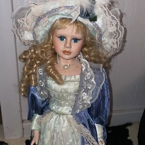 🩵✨Vintage Cathay Collection Porcelain Doll